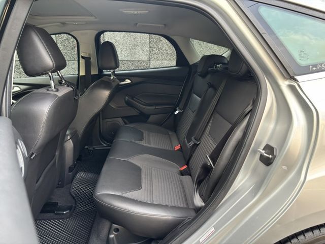 2017 FORD FOCUS 1.5T S版 里程10.6萬公里 原鈑件 原廠保養 可保固 認證車‼️  第12張相片