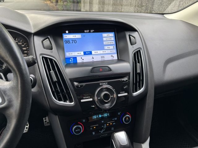 2017 FORD FOCUS 1.5T S版 里程10.6萬公里 原鈑件 原廠保養 可保固 認證車‼️  第16張相片