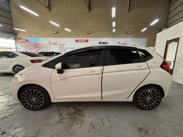 2014 HONDA FIT S版 里程23.7萬公里 車況不錯‼️  換檔撥片 倒車顯影 恆溫空調 電折後視鏡 定速巡  第2張相片