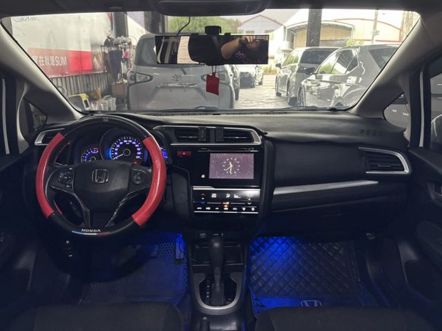 2014 HONDA FIT S版 里程23.7萬公里 車況不錯‼️  換檔撥片 倒車顯影 恆溫空調 電折後視鏡 定速巡  第8張相片