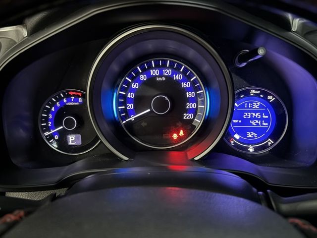 2014 HONDA FIT S版 里程23.7萬公里 車況不錯‼️  換檔撥片 倒車顯影 恆溫空調 電折後視鏡 定速巡  第10張相片