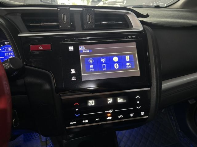 2014 HONDA FIT S版 里程23.7萬公里 車況不錯‼️  換檔撥片 倒車顯影 恆溫空調 電折後視鏡 定速巡  第11張相片