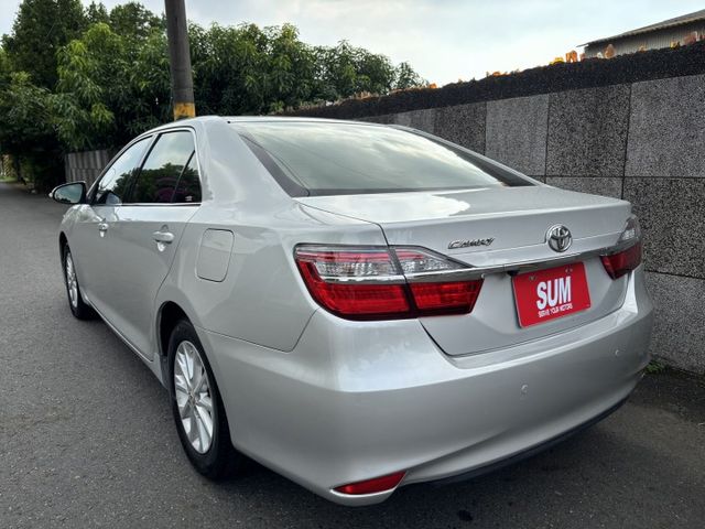 2017 TOYOTA CAMRY 2.0經典版 7.5代 里程14.1萬公里 原鈑件 可保固 認證車‼️  HID頭燈  第4張相片
