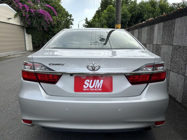 2017 TOYOTA CAMRY 2.0經典版 7.5代 里程14.1萬公里 原鈑件 可保固 認證車‼️  HID頭燈  第5張相片