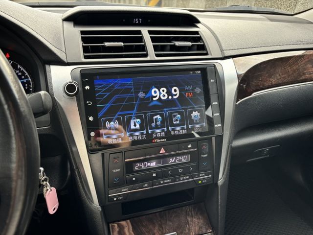 2017 TOYOTA CAMRY 2.0經典版 7.5代 里程14.1萬公里 原鈑件 可保固 認證車‼️  HID頭燈  第13張相片
