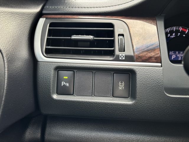 2017 TOYOTA CAMRY 2.0經典版 7.5代 里程14.1萬公里 原鈑件 可保固 認證車‼️  HID頭燈  第17張相片