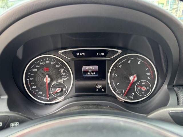 2015/16 BENZ A180 小改款 里程15.9萬公里 認證車‼️  LED頭燈 LED尾燈 免鑰匙 換檔撥片  第9張相片