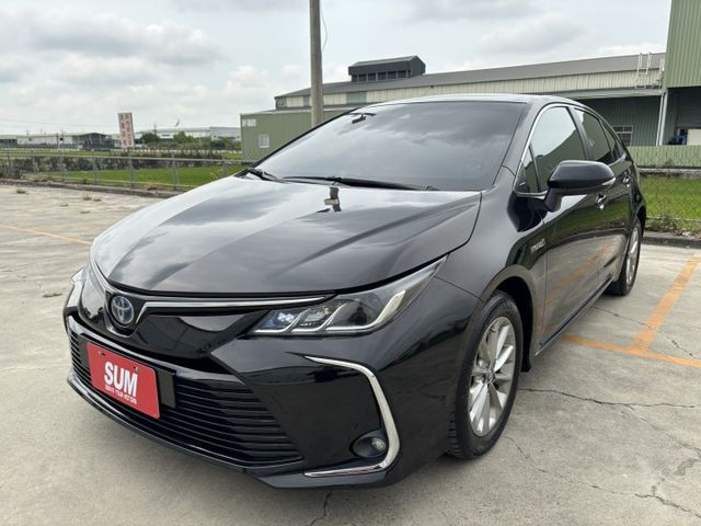 2020 TOYOTA ALTIS 油電尊爵版 里程11.6萬公里 原鈑件 認證車 大電池新車保固中‼️免鑰匙 盲點偵測  第1張相片