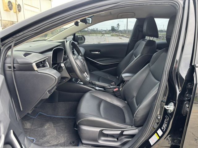 2020 TOYOTA ALTIS 油電尊爵版 里程11.6萬公里 原鈑件 認證車 大電池新車保固中‼️免鑰匙 盲點偵測  第9張相片