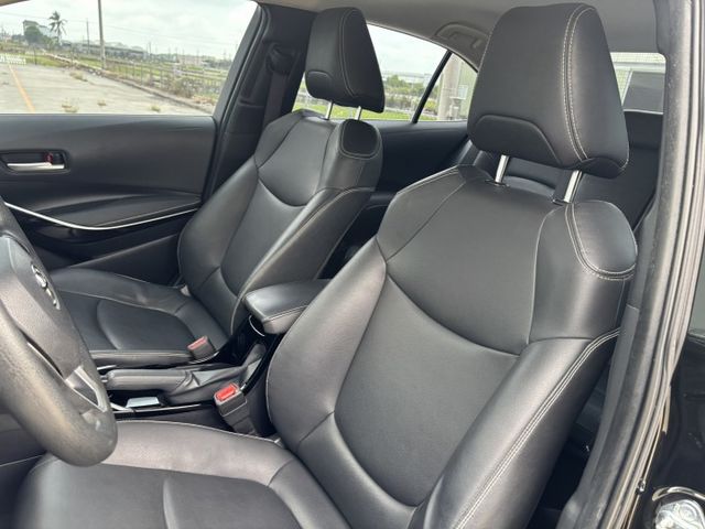 2020 TOYOTA ALTIS 油電尊爵版 里程11.6萬公里 原鈑件 認證車 大電池新車保固中‼️免鑰匙 盲點偵測  第10張相片