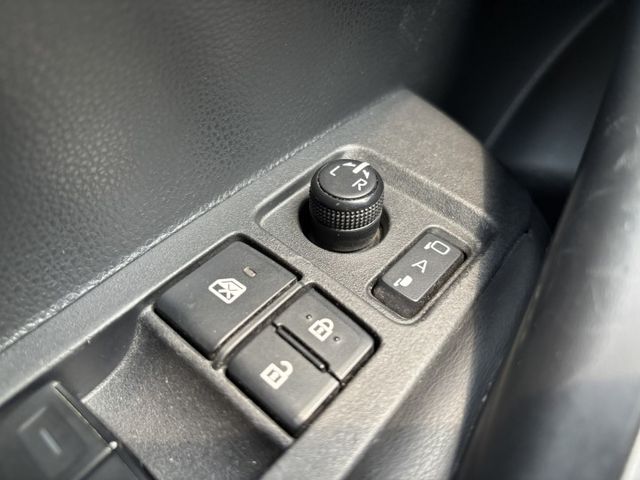 2020 TOYOTA ALTIS 油電尊爵版 里程11.6萬公里 原鈑件 認證車 大電池新車保固中‼️免鑰匙 盲點偵測  第19張相片