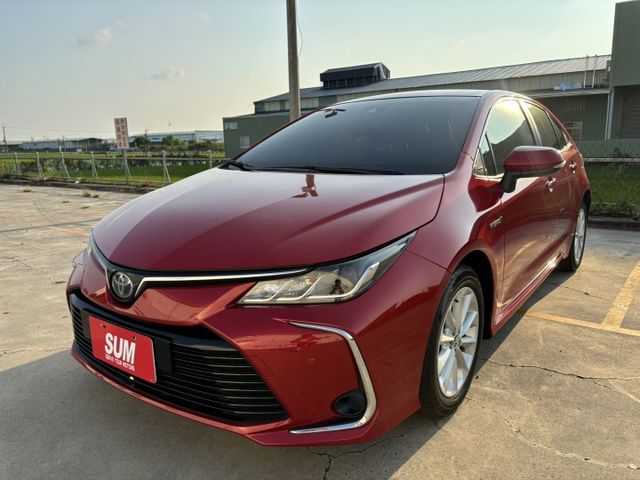 2019 TOYOTA ALTIS 油電尊爵版 里程15.1萬公里 原鈑件 認證車 大電池新車保固中‼️免鑰匙 摸門解鎖  第1張相片