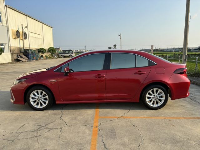 2019 TOYOTA ALTIS 油電尊爵版 里程15.1萬公里 原鈑件 認證車 大電池新車保固中‼️免鑰匙 摸門解鎖  第3張相片