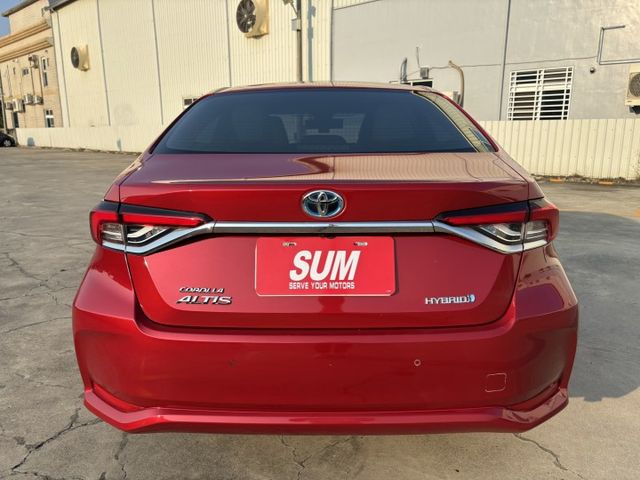 2019 TOYOTA ALTIS 油電尊爵版 里程15.1萬公里 原鈑件 認證車 大電池新車保固中‼️免鑰匙 摸門解鎖  第5張相片