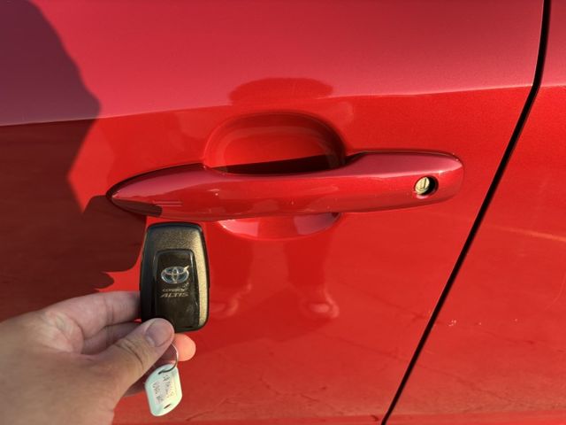 2019 TOYOTA ALTIS 油電尊爵版 里程15.1萬公里 原鈑件 認證車 大電池新車保固中‼️免鑰匙 摸門解鎖  第7張相片