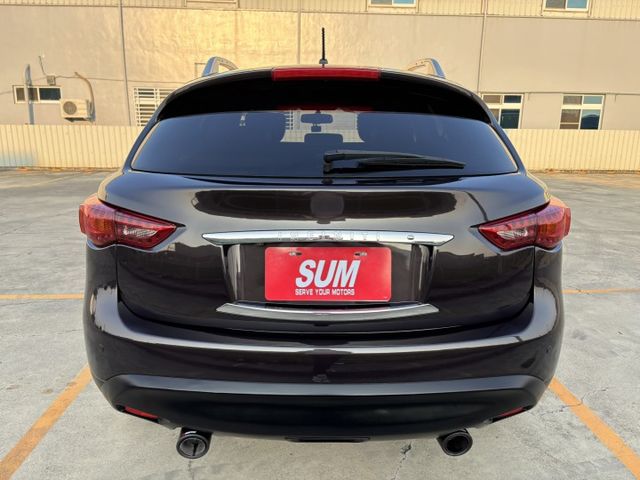 2011/12 INFINITI FX35 小改款 僅跑8.6萬公里 車況不錯‼️  HID頭燈 LED尾燈 免鑰匙  第5張相片