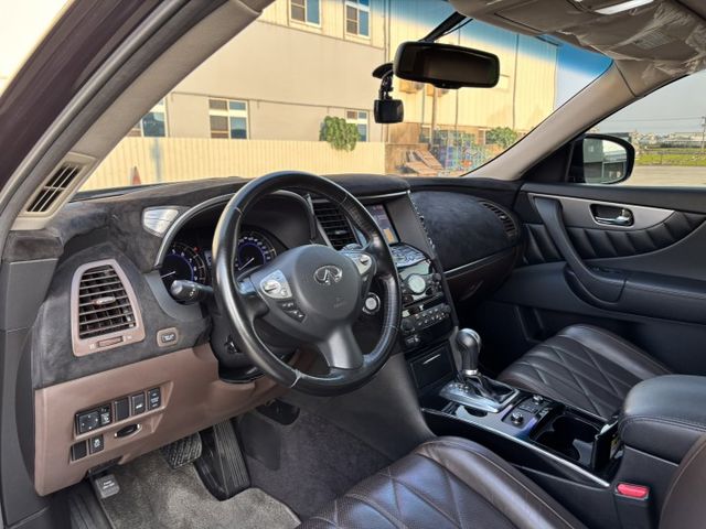 2011/12 INFINITI FX35 小改款 僅跑8.6萬公里 車況不錯‼️  HID頭燈 LED尾燈 免鑰匙  第8張相片