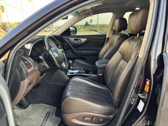 2011/12 INFINITI FX35 小改款 僅跑8.6萬公里 車況不錯‼️  HID頭燈 LED尾燈 免鑰匙  第9張相片