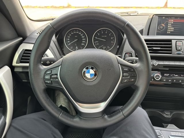 2016 BMW 118i 1.5T 小改款 里程17.4萬公里 原鈑件 認證車‼️  LED頭燈 LED尾燈 免鑰匙  第12張相片