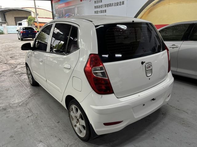 整備中  2015 現代 i10 自排 里程11.9萬公里 原鈑件 可認證‼️  第3張相片