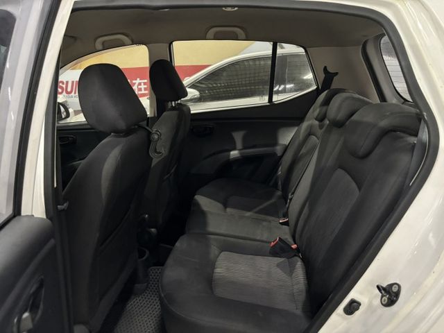 整備中  2015 現代 i10 自排 里程11.9萬公里 原鈑件 可認證‼️  第7張相片