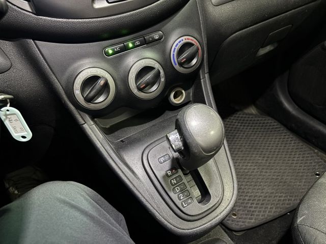 整備中  2015 現代 i10 自排 里程11.9萬公里 原鈑件 可認證‼️  第12張相片