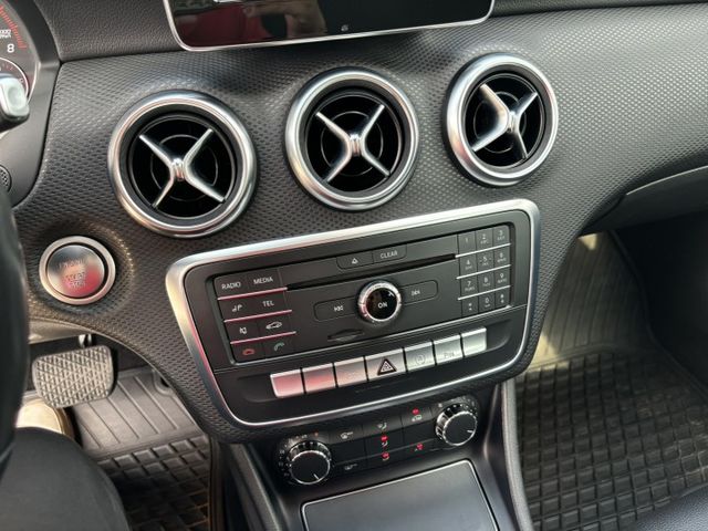 2015/16 BENZ A180 小改款 里程15.9萬公里 認證車‼️  LED頭燈 LED尾燈 免鑰匙 換檔撥片  第15張相片