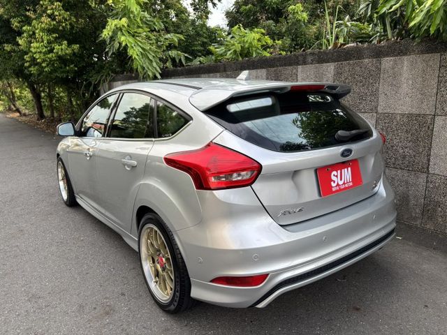 2017 FORD FOCUS 1.5T S版 里程10.6萬公里 原鈑件 原廠保養 可保固 認證車‼️  第4張相片