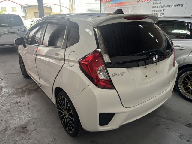 2014 HONDA FIT S版 里程23.7萬公里 車況不錯‼️  換檔撥片 倒車顯影 恆溫空調 電折後視鏡 定速巡  第3張相片
