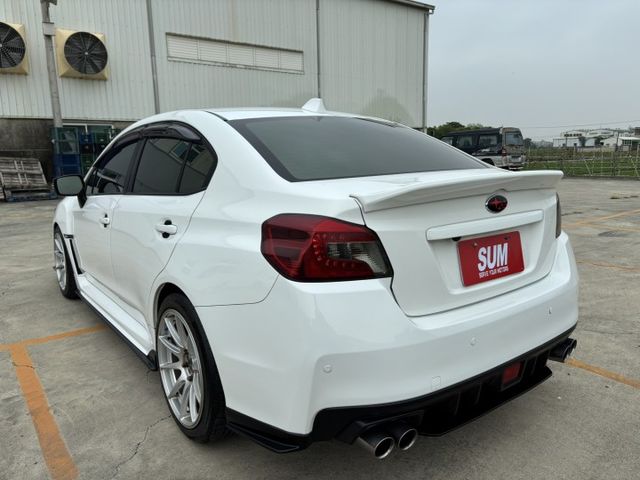 2014 SUBARU WRX 2.0自排 僅跑11.6萬公里 車況不錯  升級 排氣管 卡鉗 鋁圈 避震器 進氣歧管  第4張相片