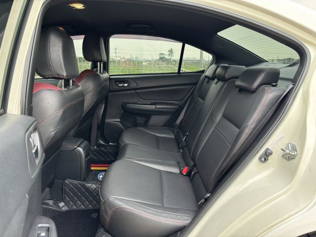 2014 SUBARU WRX 2.0自排 僅跑11.6萬公里 車況不錯  升級 排氣管 卡鉗 鋁圈 避震器 進氣歧管  第9張相片