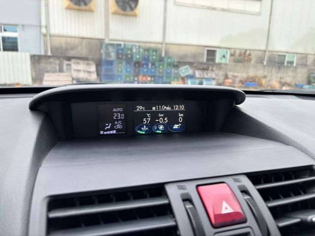 2014 SUBARU WRX 2.0自排 僅跑11.6萬公里 車況不錯  升級 排氣管 卡鉗 鋁圈 避震器 進氣歧管  第13張相片