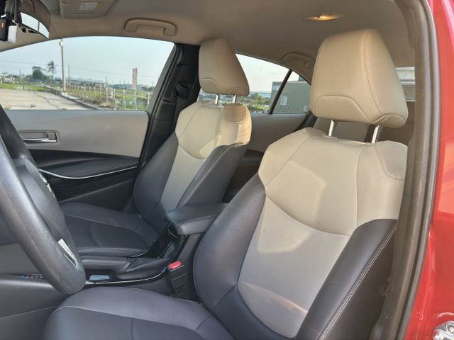 2019 TOYOTA ALTIS 油電尊爵版 里程15.1萬公里 原鈑件 認證車 大電池新車保固中‼️免鑰匙 摸門解鎖  第10張相片