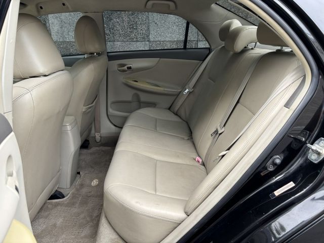 2009 TOYOTA ALTIS 1.8 四速 里程14.2萬公里 車況不錯 全車重新烤漆‼️  皮椅 鋁圈 電折後視  第9張相片
