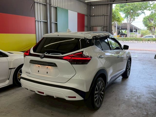 2022 NISSAN KICKS 1.6旗艦版 小改款 里程5.7萬公里 內外氣氛優 可保固‼️  第2張相片