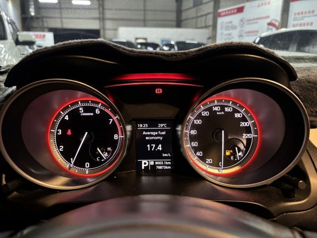 2018 SUZUKI SWIFT 1.0T 僅跑7.6萬公里 內外氣氛不錯  第9張相片