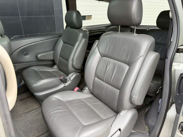 2004 TOYOTA PREVIA 2.4 僅跑12萬公里 內外氣氛優 雙電滑門  第9張相片