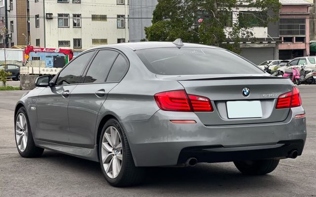 5 SERIES SEDAN F10  第4張相片
