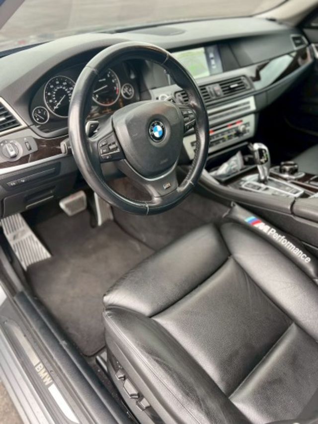 5 SERIES SEDAN F10  第8張相片