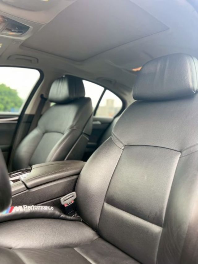 5 SERIES SEDAN F10  第9張相片