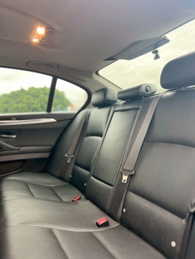 5 SERIES SEDAN F10  第10張相片