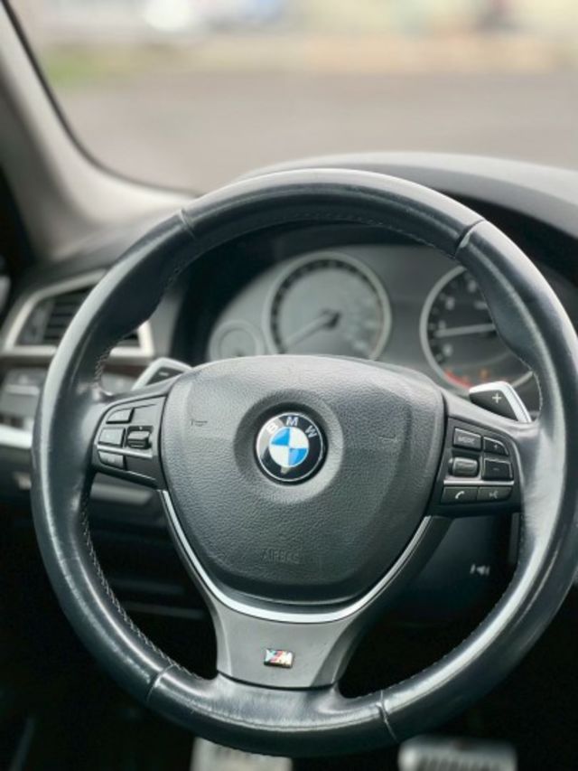 5 SERIES SEDAN F10  第13張相片
