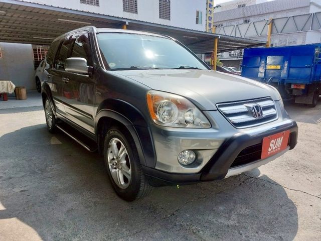 里程少 僅6.8萬公里. 倒車雷達. 安全氣囊. 車廂寬敞舒適 . 座椅可分離傾倒 空間加大. 可貸款  第2張相片