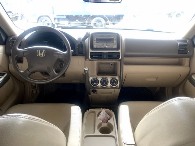 里程少 僅6.8萬公里. 倒車雷達. 安全氣囊. 車廂寬敞舒適 . 座椅可分離傾倒 空間加大. 可貸款  第6張相片