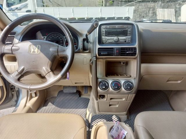 里程少 僅6.8萬公里. 倒車雷達. 安全氣囊. 車廂寬敞舒適 . 座椅可分離傾倒 空間加大. 可貸款  第7張相片