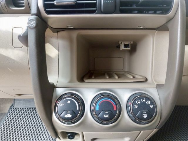 里程少 僅6.8萬公里. 倒車雷達. 安全氣囊. 車廂寬敞舒適 . 座椅可分離傾倒 空間加大. 可貸款  第10張相片