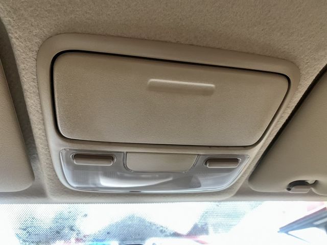 里程少 僅6.8萬公里. 倒車雷達. 安全氣囊. 車廂寬敞舒適 . 座椅可分離傾倒 空間加大. 可貸款  第12張相片