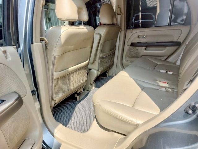 里程少 僅6.8萬公里. 倒車雷達. 安全氣囊. 車廂寬敞舒適 . 座椅可分離傾倒 空間加大. 可貸款  第14張相片