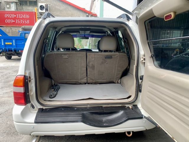 里程不到10萬公里. 貨車牌. 四輪傳動.. 雙安. 多媒體液晶螢幕. 衛星導航. 倒車雷達. 行車紀錄器. 可貸款  第8張相片