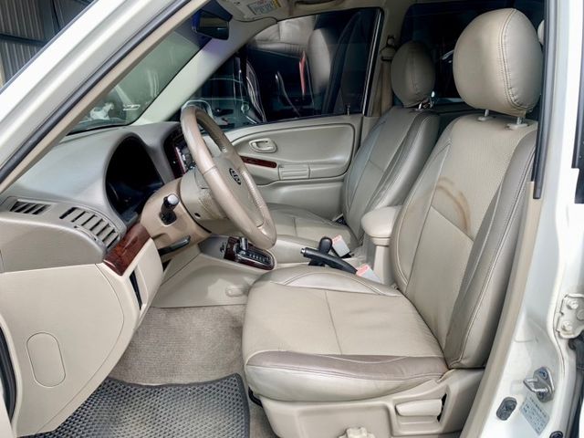 里程不到10萬公里. 貨車牌. 四輪傳動.. 雙安. 多媒體液晶螢幕. 衛星導航. 倒車雷達. 行車紀錄器. 可貸款  第14張相片